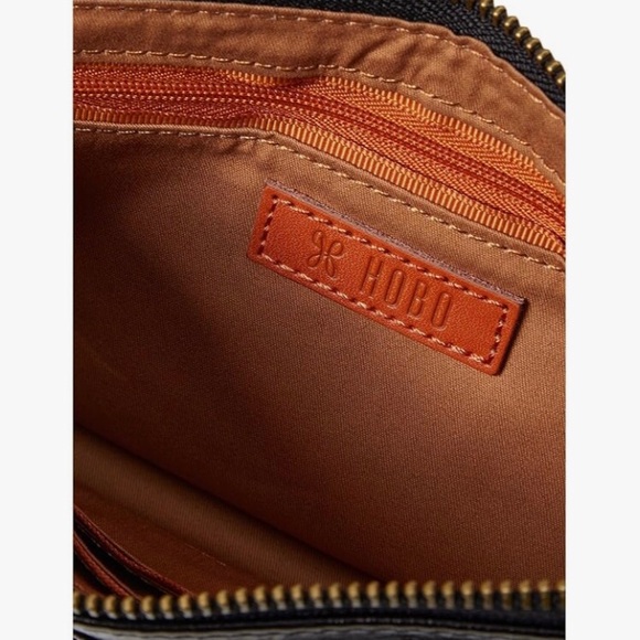 HOBO Zenith Black Leather Wristlet Wallet Zip Closure Detachable Card Case - Picture 3 of 5